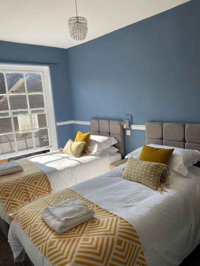 Hotel The White Hart à Whitchurch  Extérieur photo