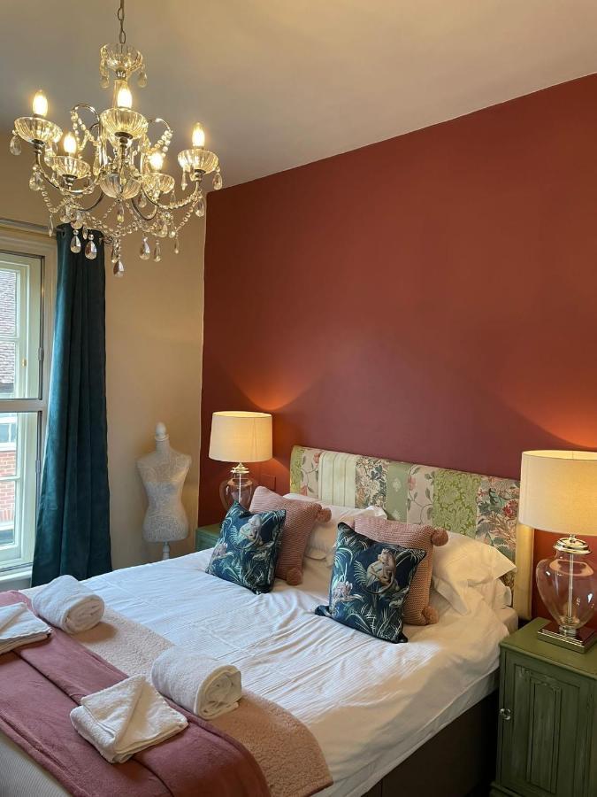 Hotel The White Hart à Whitchurch  Extérieur photo